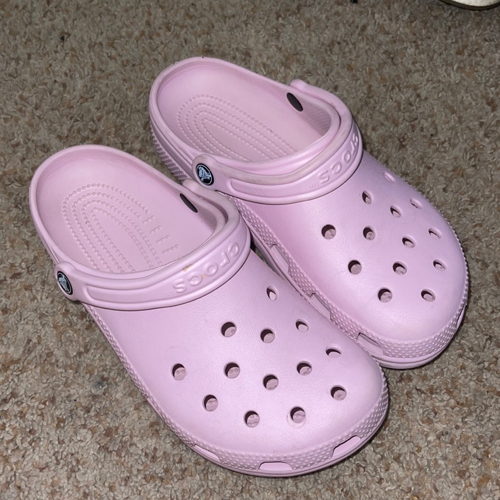 Light pink crocs
